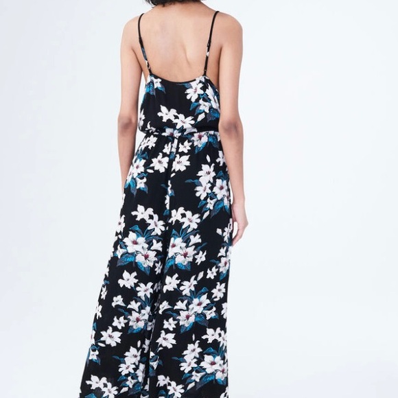 🦋AÉROPOSTALE   Floral V-Neck Jumpsuit Size : Small - Picture 16 of 16